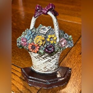 Antique Hubley Cast Iron Flower Basket Doorstop Door Stop 7 inch